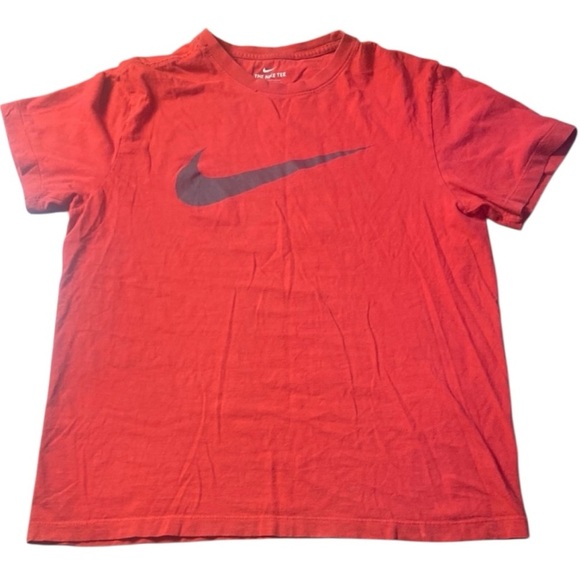 Nike Red Swoosh Logo Graphic T-Shirt Men’s Medium - Picture 1 of 5